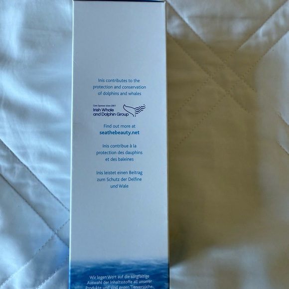 Inis Invigorating Body Scrub - Picture 4 of 4